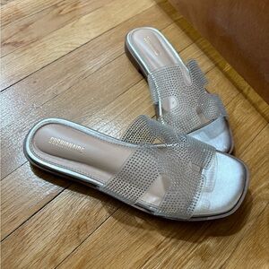Cushionaire Women's Silver Rhinestone Slide Sandals